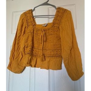 American Eagle Cropped Mustard Yellow Shirt
